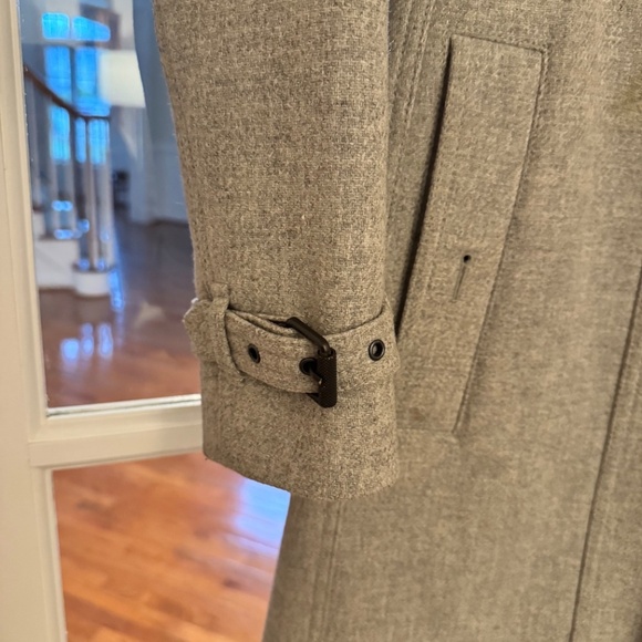 Authentic Burberry Wool Coat with Fur Collar Gray Size 4 - Picture 5 of 8